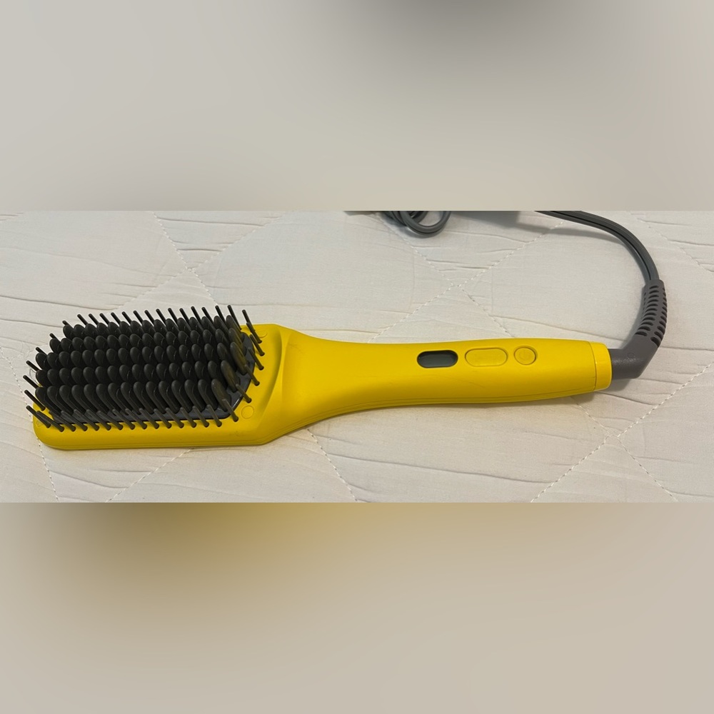 Drybar The Brush Crush Heated Straightening Brush